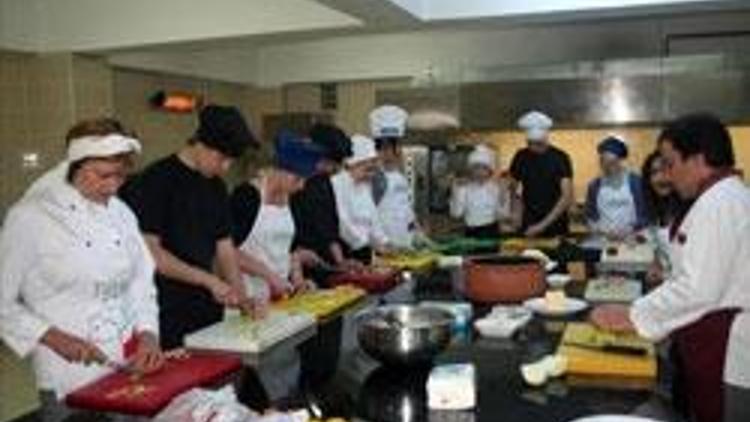 Estonyalı öğrenciler Türk mutfağını öğreniyor