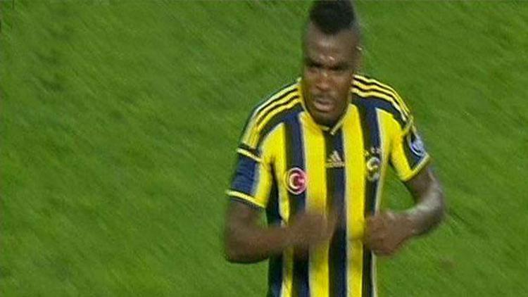 Fenerbahçe Beşiktaş maçında Emenike tepkisi