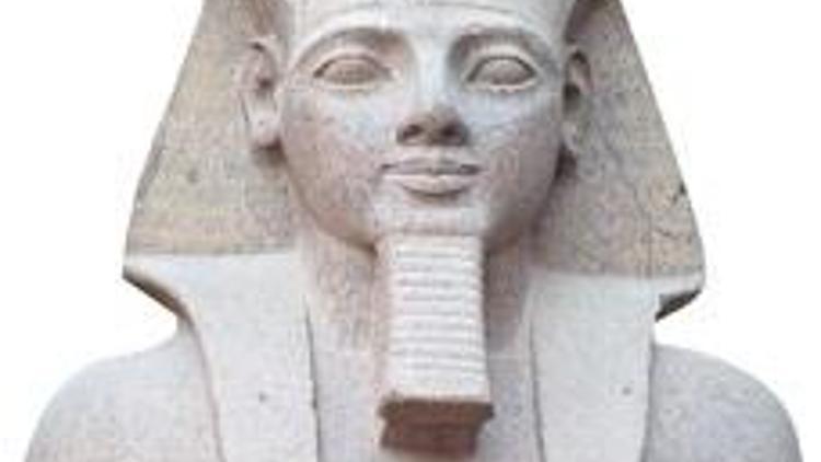 Ramses ‘çarptı’, 8 turist öldü