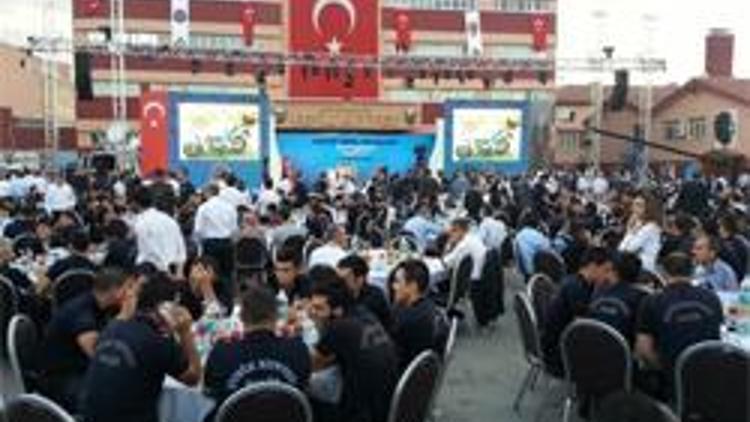 Erdoğana Çevik Kuvvet iftarında özel şerbet