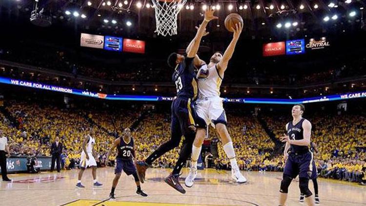 Golden State Warriors New Orleans Pelicansa geçit vermedi