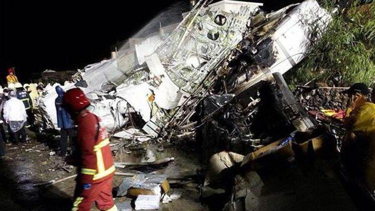 Transasia Havayolları uçağı düştü: 51 ölü
