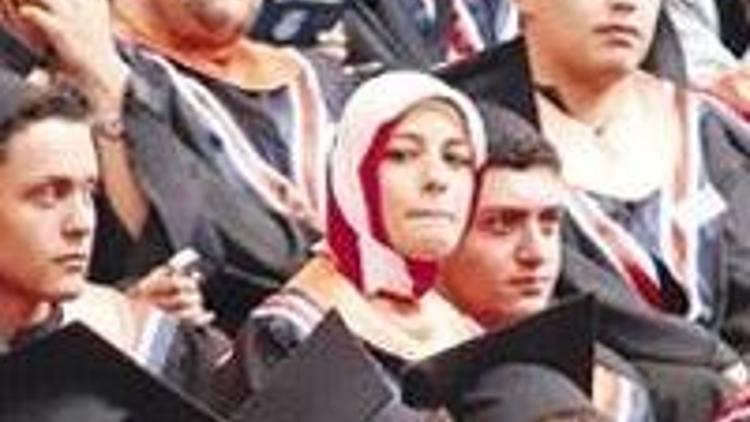 FM criticizes YÖK probe after daughter wears headscarf to graduation