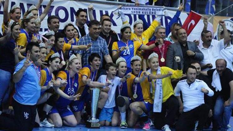 Yenimahallespor şampiyon