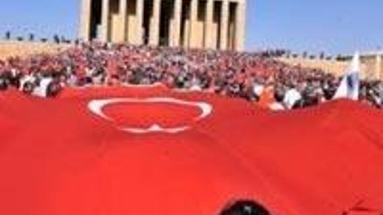 Anıtkabirde Ergenekon protestosu