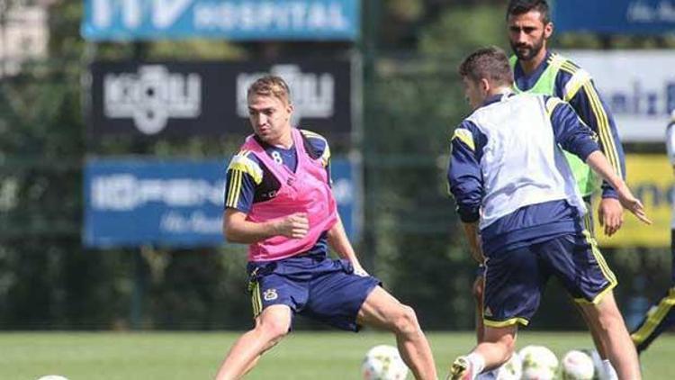Fenerbahçede Caner Erkin ve Mehmet Topal takımla çalıştı