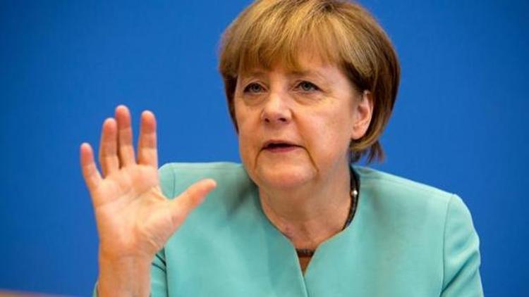Merkel, maça yetişmem lazım deyip Çinden ayrıld
