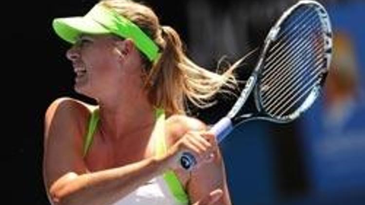 Sharapova galibiyetle başladı