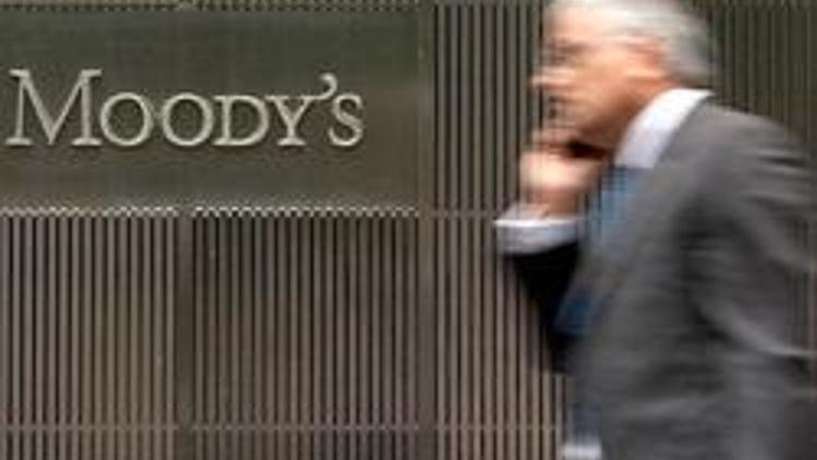 Moodys, 26 İtalyan bankasının notunu düşürdü