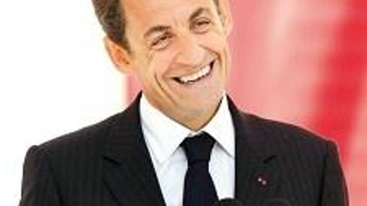 Sarkozy ‘Yunan mesaisi’ yaptı komşu, 1 Mayıs’ta da direndi