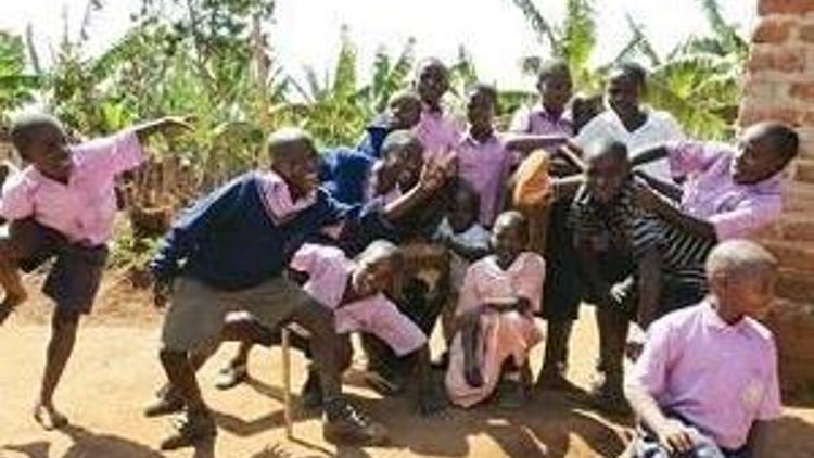 Uganda’nın gerçek yüzünü yetim çocuklarla oynarken öğrendim