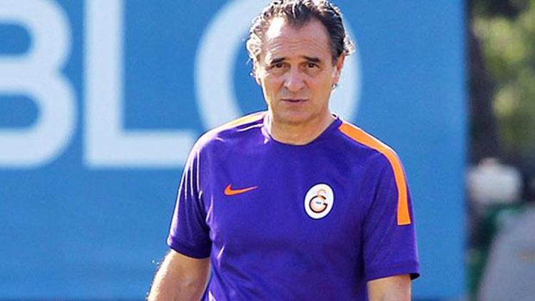 Prandelli: Herkes Sneijder kadar sorumluluk almıyor