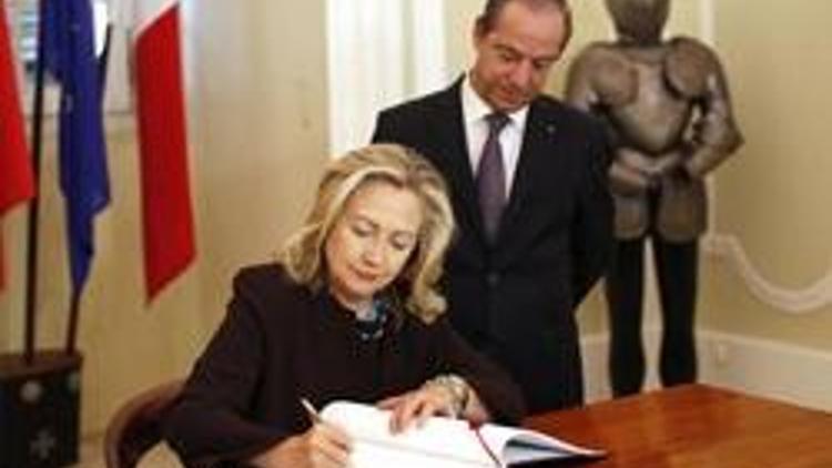 Clintondan sürpriz Libya ziyareti