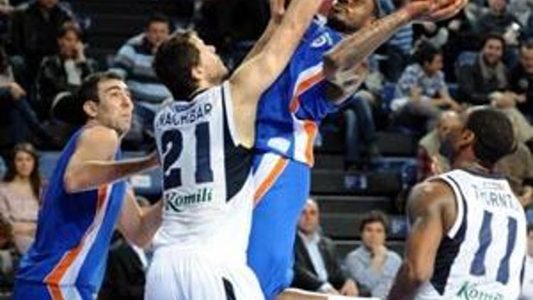 Efes yenildi Perasovic gitti