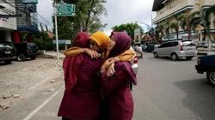 Endonezyada 8.6 büyüklüğünde deprem, tsunami alarmı kaldırıldı