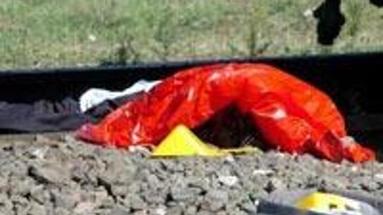 Liseli aşıklara tren çarptı: 1 ölü