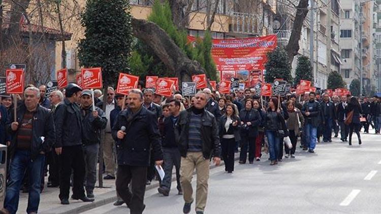 Koca Mektep için meydanlara indiler