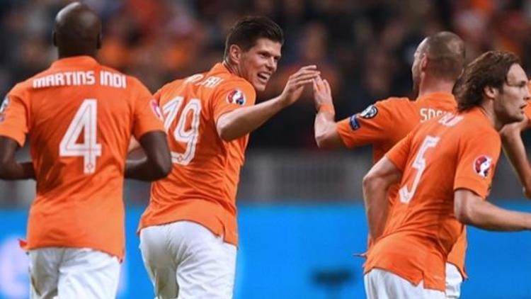 Hollanda, Kazakistanı 3-1 ile Geçti