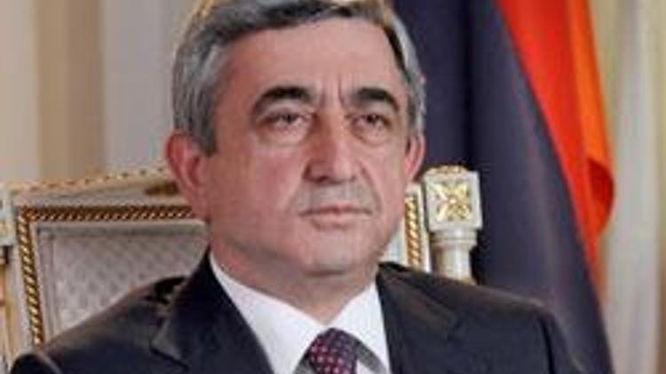 Sarkisyan, Biranda cevap verdi
