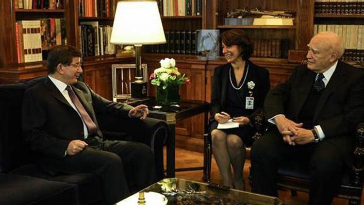 Başbakan Davutoğlundan Atinaya ziyaret