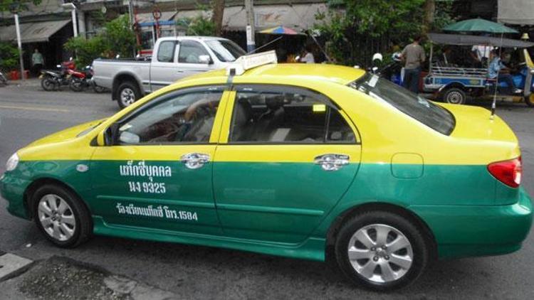 Taylandda müşterileri reddeden taksicilere ceza