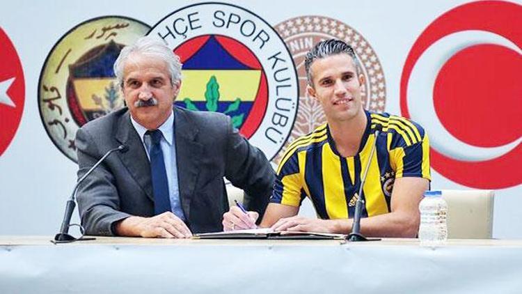 Fenerbahçe Robin Van Persie ile sözleşme imzaladı