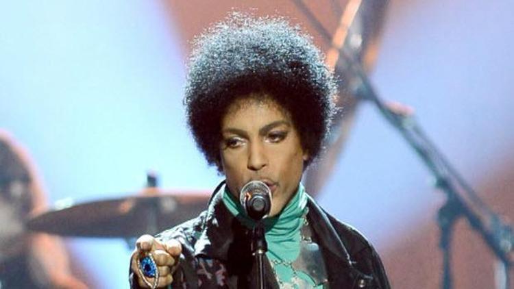 Prince yüklü telif davasından vazgeçti