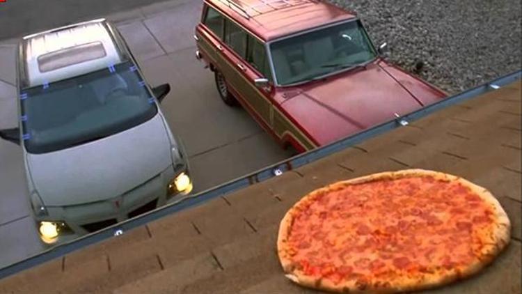 Lütfen çatıya pizza atmayın