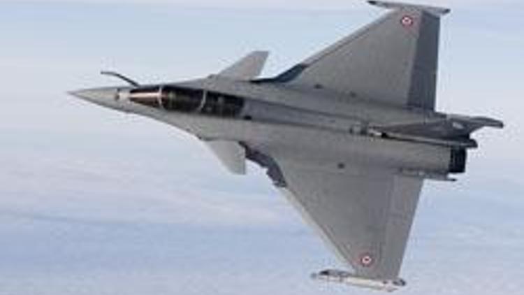 Suudi Arabistan ve Fransız savaş uçakları havada çarpıştı