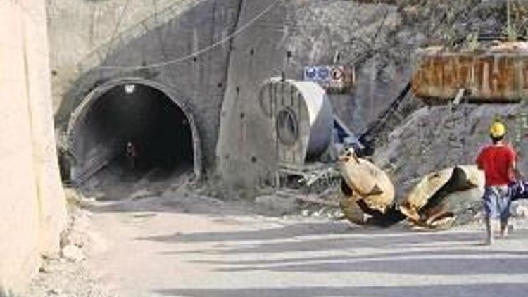 İzmir’de metro inşaatında patlama