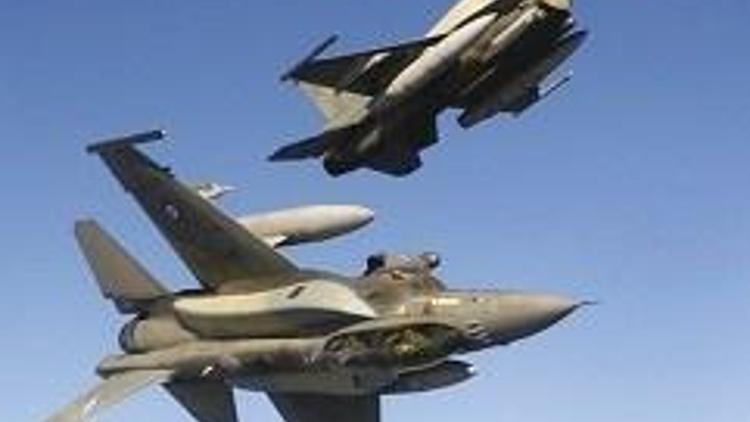 Yunan F-16’ları it dalaşında çarpıştı