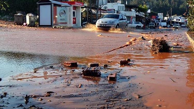 Bodrumda her yeri su bastı