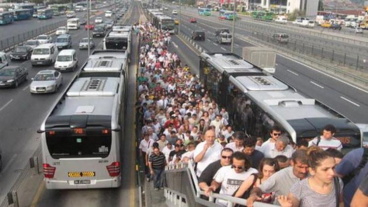 Metrobüs yolcusu sayısı 1 milyarı aştı