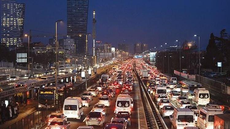 İstanbullunun trafik çilesi