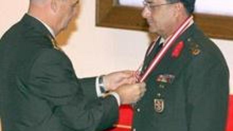 TSK şeref ve üstün hizmet madalyası töreni