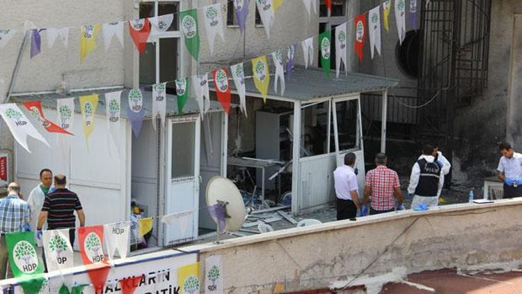 Mersinde HDP binasında patlama