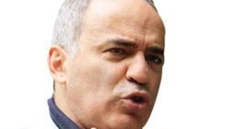 Kasparov beraat etti