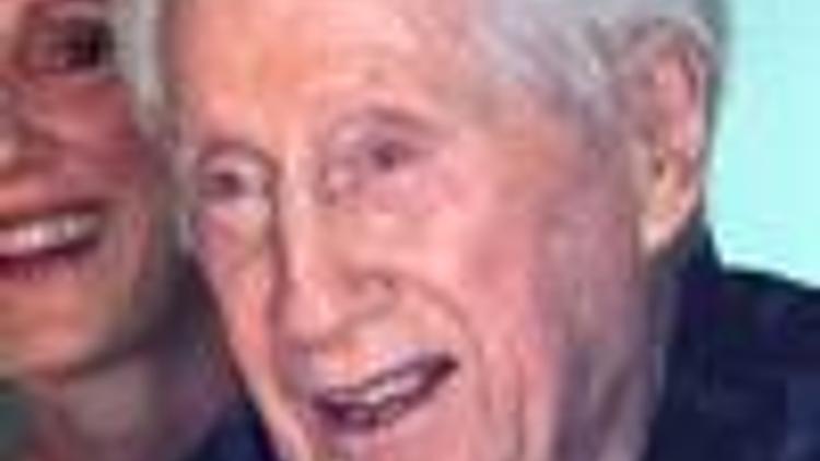 Watergate source Deep Throat Mark Felt dies at 95 in California