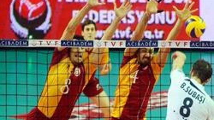 Galatasaray lideri devirdi