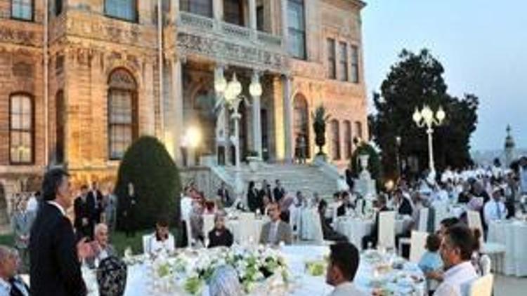 Şehit yakınlarına sarayda iftar