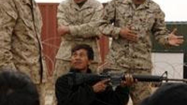 ABD askerleri, Afganları böyle eğitiyor