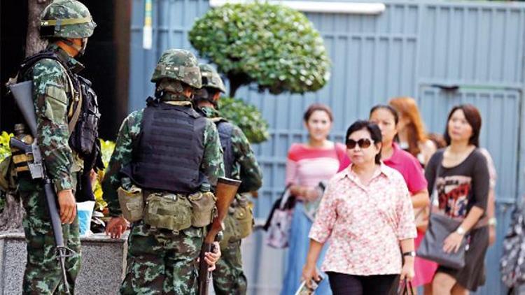 Tayland’da ordu sokağa çıktı