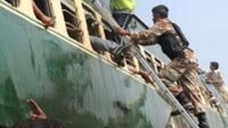 Pakistanda tren kazası: 12 ölü