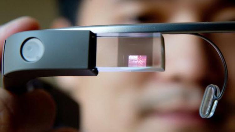 Google Glass ile göz kırparak fotoğraf çekebileceksiniz