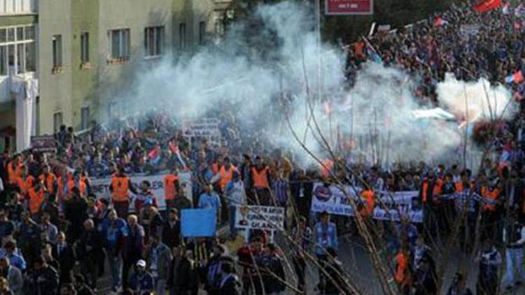 3 bin Trabzonlu İstanbulda yürüdü, olay çıktı