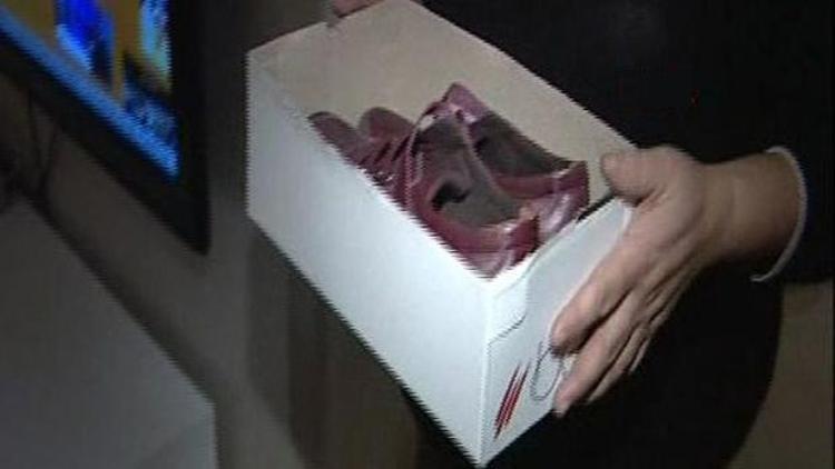 Polisler ayakkabı kutusunu da karakola götürmüş