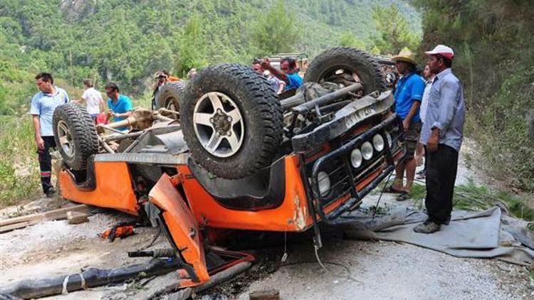Safari cipi kaza yaptı: 11 yaralı