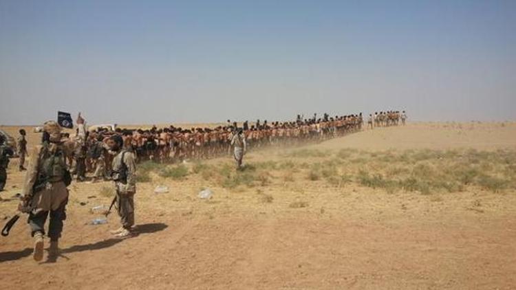 IŞİD 200 Suriyeli askeri infaz etti