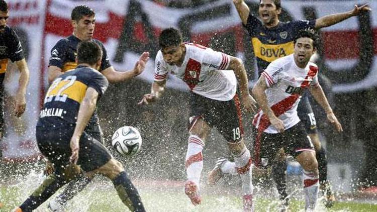 Superclasico out Waterclasico in