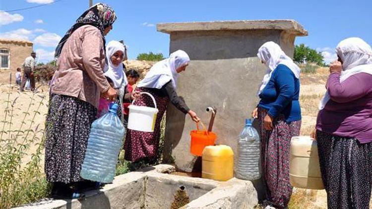 Kuraklık yüzünden köylerini terk ediyorlar